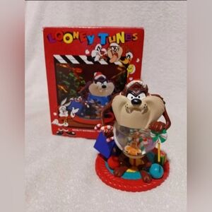 Vintage Looney tunes christmas novelty waterball / figurine combination
